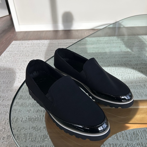 Donald Pliner Black Platform Loafers - Size 8 - Picture 5 of 10